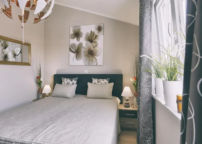 In With Pool & Parasol Βίλα *