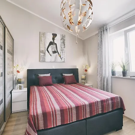 In With Pool & Parasol 빌라 풀라