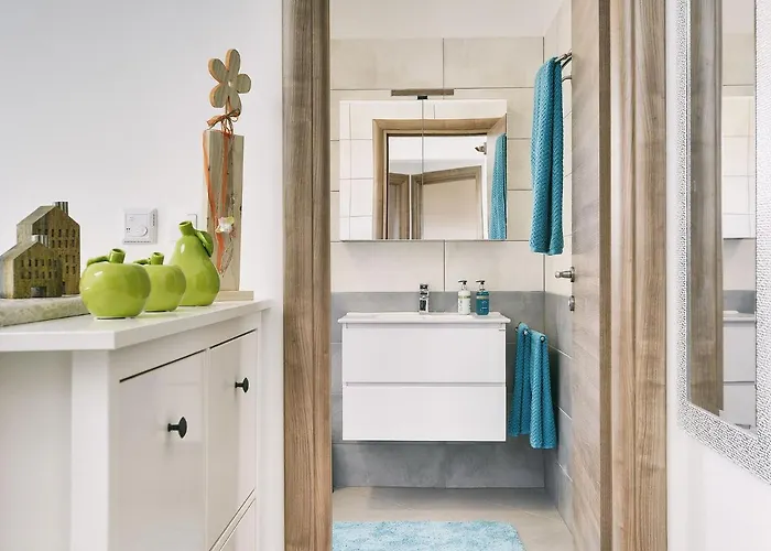 Villa In With Pool & Parasol