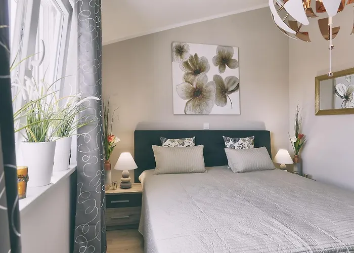 In With Pool & Parasol * 풀라