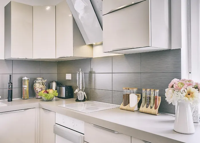 In With Pool & Parasol Villa Pula